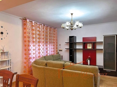 Piso en alquiler en Santo Domingo y San Martín de 2 habitaciones con muebles y balcón