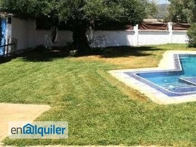 Precioso terreno con casa y piscina en Urb. Nuevo Higuerón