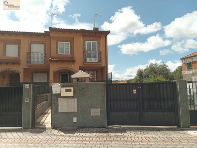 Venta Casa adosada en Alcorcón Plasencia Santa María del Tiétar. Con terraza 126 m²