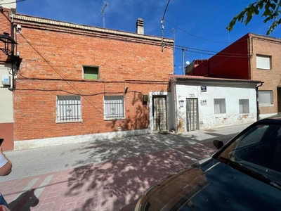 Venta Casa adosada en Barco 22 Tudela de Duero. 314 m²