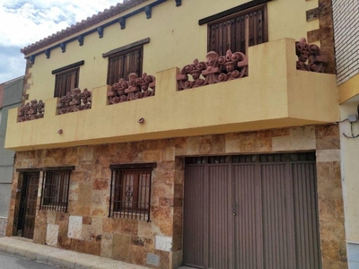 Venta Casa adosada en Calle Encrucijada Pago 4 Berja. Buen estado plaza de aparcamiento con balcón 180 m²