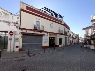 Venta Casa adosada en Calle Juan Carlos I Sanlúcar la Mayor. Buen estado 93 m²