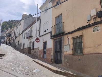 Venta Casa adosada en Calle Moreria Martos. A reformar calefacción central 105 m²