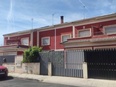 Venta Casa adosada en Calle Noblejas Ocaña. Buen estado 162 m²