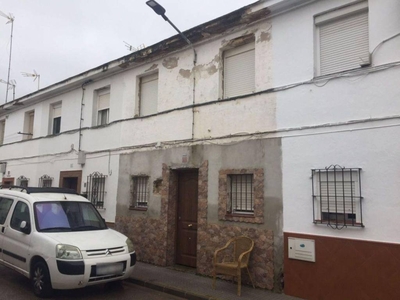 Venta Casa adosada en Calle Reina Fabiola Chiclana de la Frontera. A reformar 68 m²