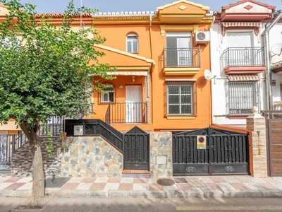 Venta Casa adosada en Malaga 3 Cúllar Vega. 155 m²