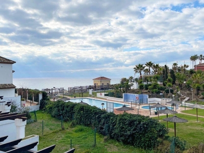 Venta Casa adosada Estepona. Buen estado plaza de aparcamiento 260 m²