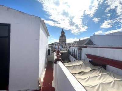 Venta Casa pareada Carmona. Plaza de aparcamiento con balcón 157 m²