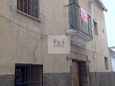 Venta Casa rústica en Calle Obispo Moreno Barrios Coria. 200 m²