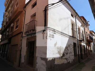 Venta Casa rústica en Calle San Pedro Navalmoral de la Mata. 198 m²