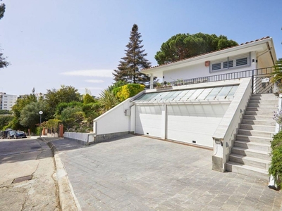 Venta Casa rústica en enric morera Sant Pol de Mar. 275 m²