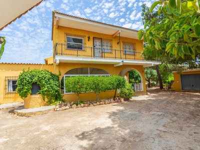 Venta Casa rústica Los Montesinos. 352 m²