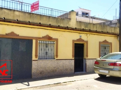 Venta Casa unifamiliar El Cuervo de Sevilla. Con terraza 128 m²