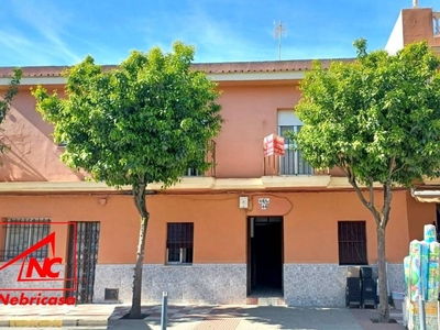 Venta Casa unifamiliar El Cuervo de Sevilla. Con terraza 179 m²
