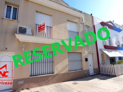 Venta Casa unifamiliar El Cuervo de Sevilla. Con terraza 83 m²