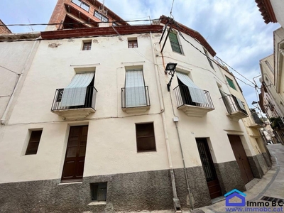 Venta Casa unifamiliar en Baix Riudecols. A reformar plaza de aparcamiento con balcón 602 m²