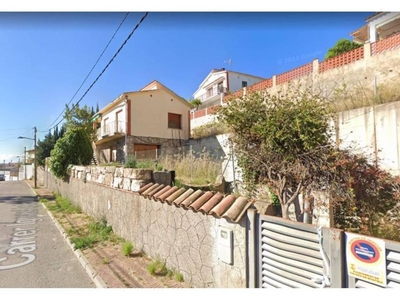 Venta Casa unifamiliar en Calle Sant Ignasi Iglesias 9 Caldes de Montbui. A reformar con terraza 139 m²