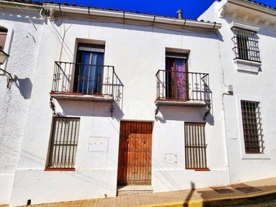 Venta Casa unifamiliar en Ordonez Rincon 19 Higuera de la Sierra. Buen estado con balcón calefacción individual 137 m²