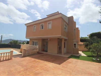 Venta Casa unifamiliar La Nucia. Con terraza 260 m²