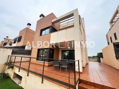 Venta Casa unifamiliar Mutxamel. Con terraza 357 m²