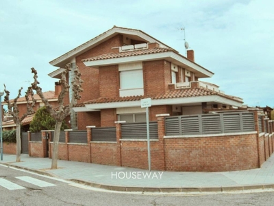 Venta Casa unifamiliar Vila-seca. Plaza de aparcamiento calefacción individual 383 m²