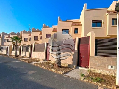 Venta Chalet en Avenida Mar Adriático Granadilla de Abona. Nueva con terraza 222 m²
