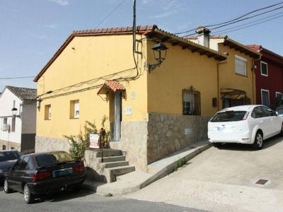 Venta Chalet en Calle San Sebastian 1 Arenas de San Pedro. Buen estado 105 m²