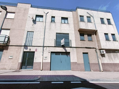 Venta Chalet en Miranda 2 Salamanca. Muy buen estado plaza de aparcamiento con balcón calefacción central 253 m²