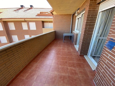 Venta de piso en calle San Sebastian de 3 habitaciones con terraza y garaje