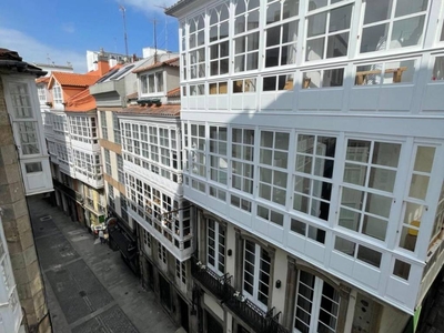 Venta Piso A Coruña. Piso de cuatro habitaciones en Cordoneria. Tercera planta