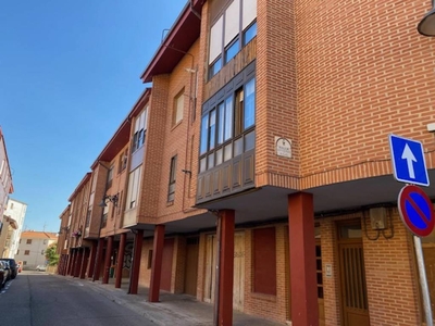 Venta Piso Aguilar de Campoo. Piso de tres habitaciones en Calle Antonio Rojo 15. Buen estado primera planta