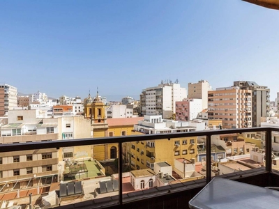 Venta Piso Almería. Piso de cuatro habitaciones en San Pedro 2. Octava planta con terraza