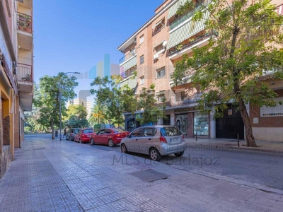 Venta Piso Badajoz. Piso de cuatro habitaciones Primera planta con terraza
