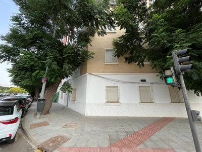 Venta Piso Badajoz. Piso de tres habitaciones en Calle del Rivilla. Tercera planta con terraza