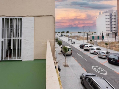 Venta Piso Cádiz. Piso de tres habitaciones Primera planta con terraza