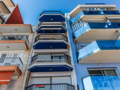 Venta Piso Calafell. Piso de tres habitaciones en Maritim Sant Joan De Deu 55. Cuarta planta con terraza