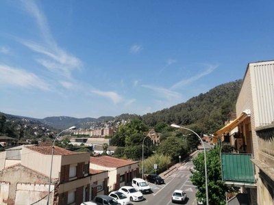 Venta Piso Cervelló. Piso de tres habitaciones Buen estado segunda planta con terraza