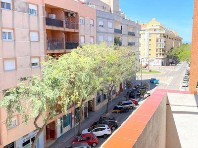 Venta Piso Dénia. Piso de tres habitaciones Con terraza