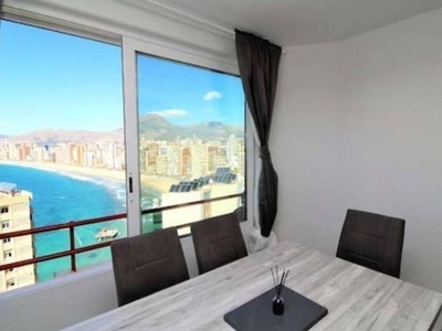 Venta Piso en Calle Alcalde Manuel Catalan Chana 7. Benidorm. Buen estado 11 plaza de aparcamiento con balcón