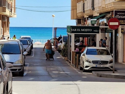 Venta Piso en Finlandia. Torrevieja. Buen estado primera planta