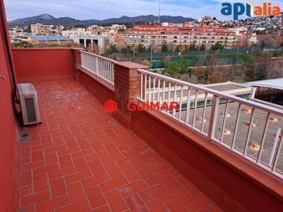 Venta Piso Esplugues de Llobregat. Piso de dos habitaciones en d'Àngel Guimerà. Séptima planta con terraza