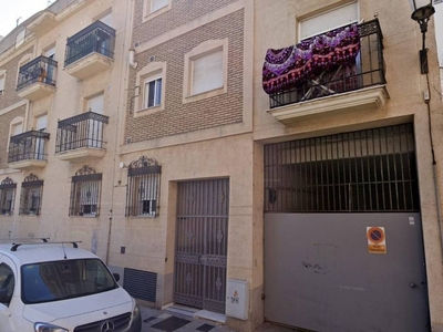 Venta Piso Huelva. Piso de cuatro habitaciones en Jesus Del Calvario. Primera planta con balcón
