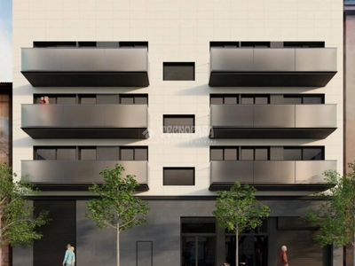 Venta Piso L'Hospitalet de Llobregat. Piso de tres habitaciones Planta baja con terraza calefacción central