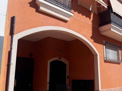 Venta Piso Puerto Lumbreras. Piso de tres habitaciones en Calle Villa De Silla. Con terraza