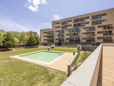 Venta Piso Sabadell. Piso de cuatro habitaciones Buen estado plaza de aparcamiento calefacción individual