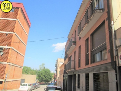 Venta Piso Sabadell. Piso de tres habitaciones en Garcia Lorca De. Segunda planta con terraza