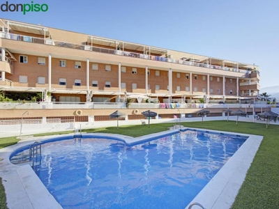 Venta Piso Salobreña. Piso de tres habitaciones en de Andalucía. Con terraza