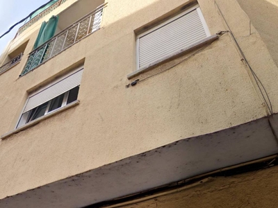 Venta Piso Santa Coloma de Gramenet. Piso de dos habitaciones en Carrer Elcano. Buen estado tercera planta