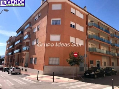 Venta Piso Sax. Piso de dos habitaciones en Calle Pintor Velázquez 5. Buen estado primera planta con balcón