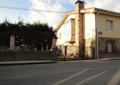 Venta Casa unifamiliar en Calle Calle REAL Campoo de Enmedio. A reformar con terraza 200 m²